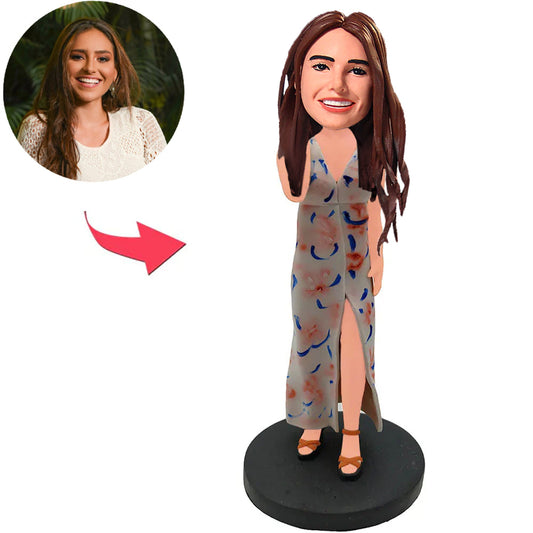 Frau im bedruckten Kleid Kundenspezifische Bobbleheads mit eingraviertem Text
