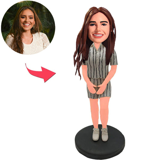 Mädchen im gestreiften Anzug Kundenspezifische Bobbleheads mit graviertem Text
