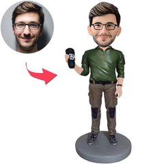 Mann, der mit Mikrofon singt Benutzerdefinierte Bobbleheads mit graviertem Text