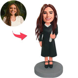 Abschluss-Mädchen, das ein Buch hält Kundenspezifische Bobbleheads addieren Text