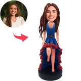 Kundenspezifisches Bobbleheads-Mädchen im blauen Kleid addieren Text