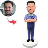 Arzt im Operationssaal Kundenspezifische Bobbleheads addieren Text
