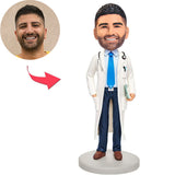 Männlicher Arzt im weißen Kittel Benutzerdefinierte Bobbleheads mit eingraviertem Text