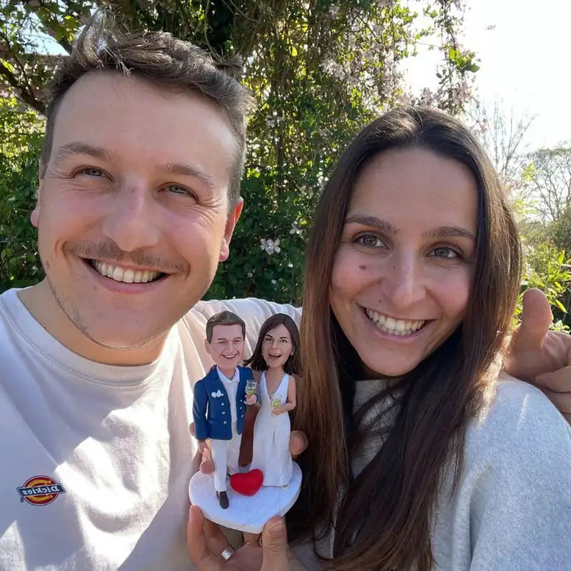 Kundin mit ihrer personalisierten Figur