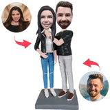 Lässig gekleidetes Paar Kundenspezifische Bobblehead mit eingraviertem Text