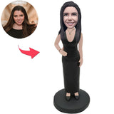 Temperament-Frau im schwarzen Kleid Kundenspezifische Bobbleheads mit graviertem Text