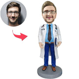 Männlicher Doktor im weißen Kittel und Stethoskop Kundenspezifische Bobbleheads mit graviertem Text