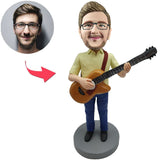 Kundenspezifischer Bobbleheads Gelegenheitsmann spielen die Gitarre Addieren Sie Text