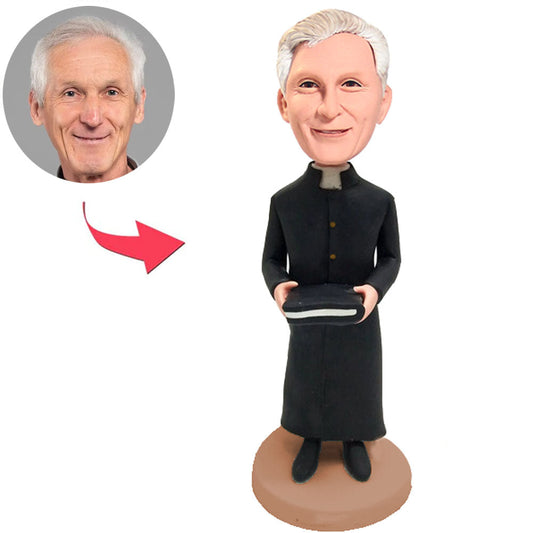 Priester bereitet eine Rede vor kundenspezifische Bobbleheads Text hinzufügen